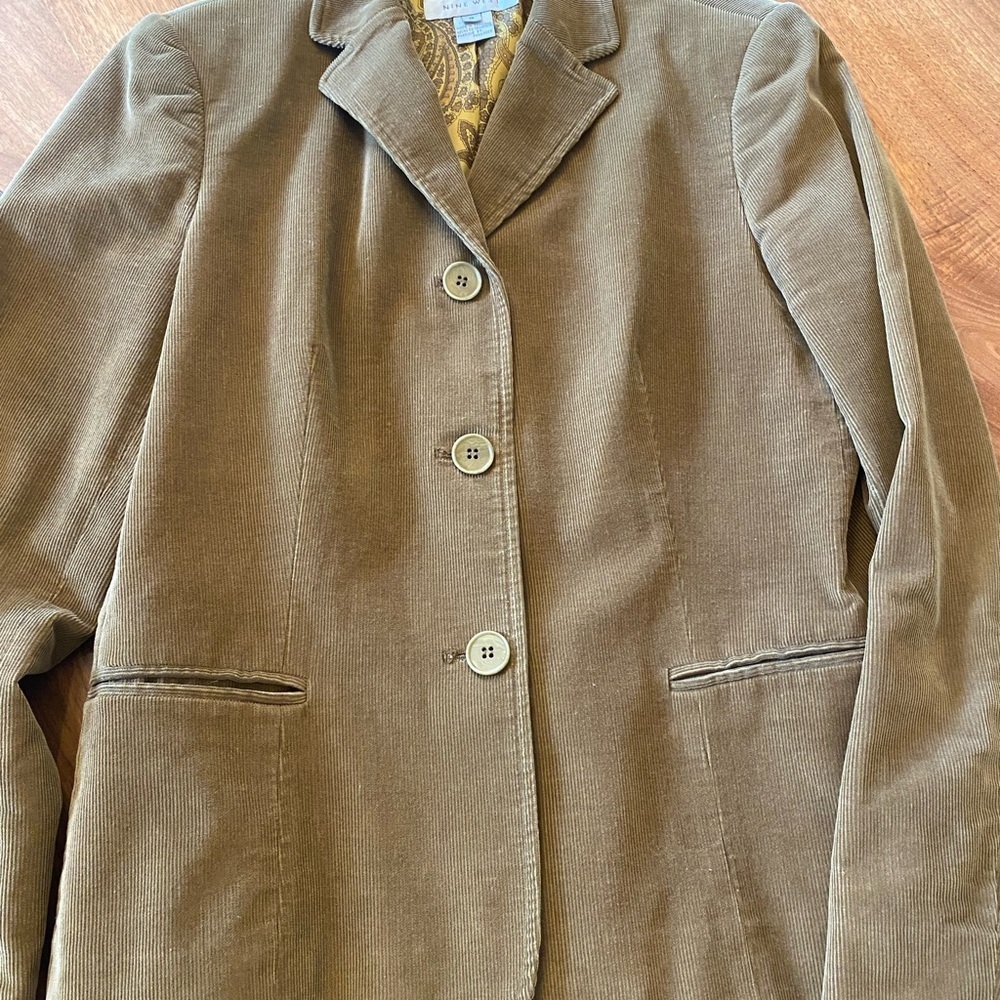 Vintage Nine West corduroy blazer with paisley lining. Perfect for fall!  Size 6 - Picture 5 of 7